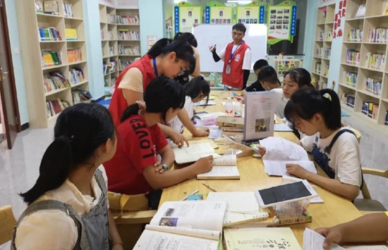 贵州思南：“春晖行动·雏雁计划”让搬迁儿童假期不孤单