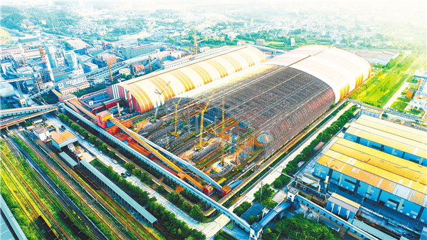 华中最大单跨储料大棚施工忙_fororder_01