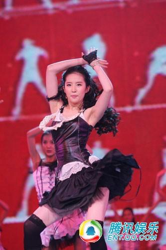 刘亦菲10年前热舞曝光 超短裙+大胆自摸