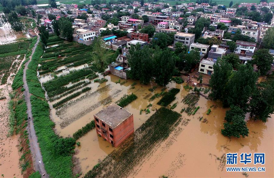 河南安阳暴雨洪灾致62万人受灾