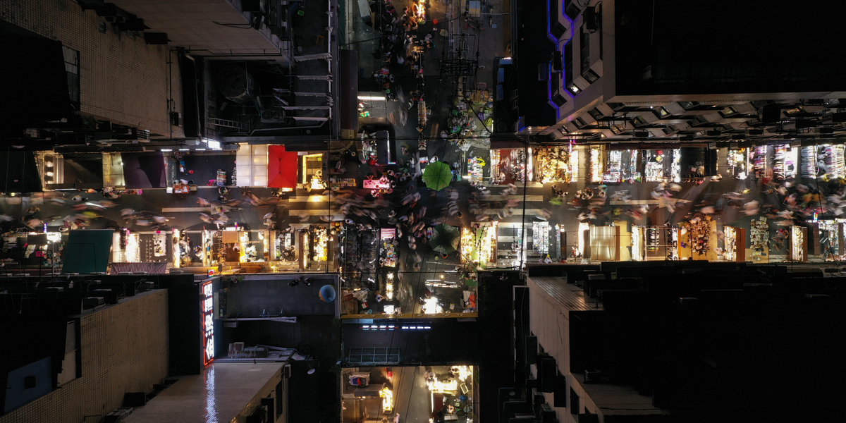 疫后重振看武汉：保成路夜市 越夜越火爆_fororder_微信图片_20200806175134