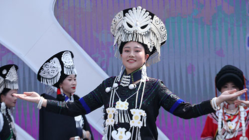 2022中国乐山·马边彝族风情狂欢节暨第六届小凉山火把节系列活动之“彝韵风华”选美大赛决赛顺利举行_fororder_走秀--摄影-蔡蓉