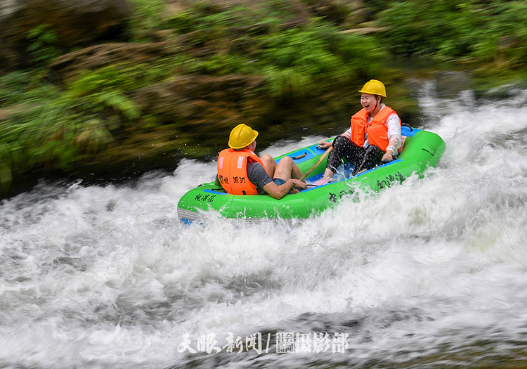 贵州桃源河景区：山水清凉旅游火