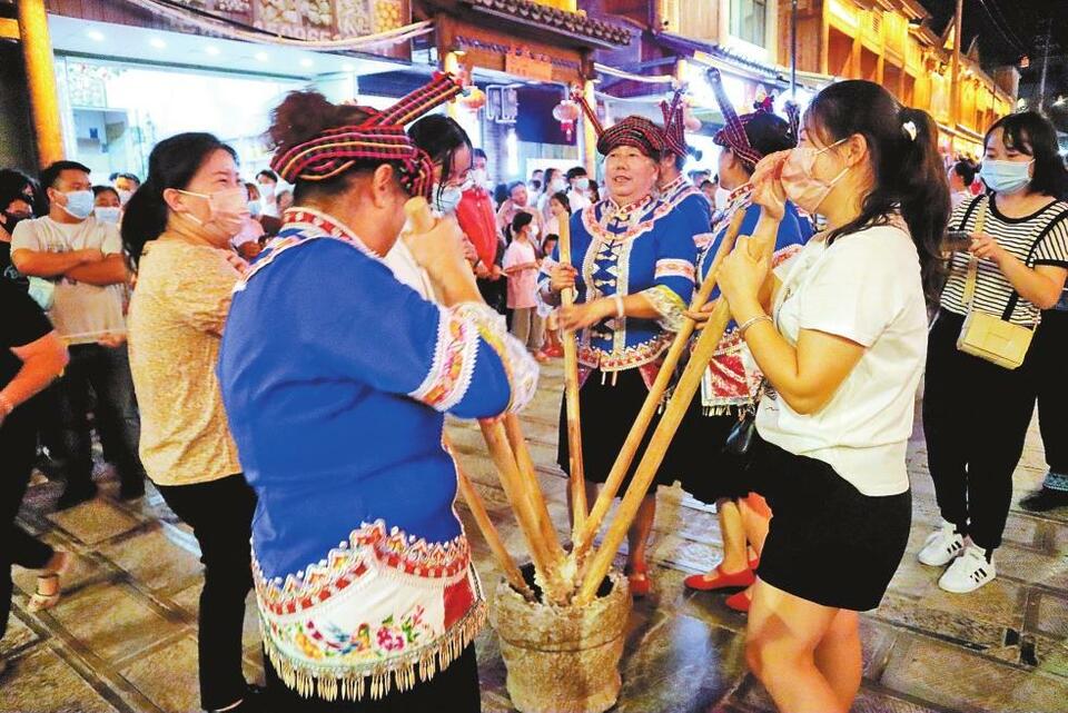 文山广南：文化街区“夜经济”活力涌动_fororder_49
