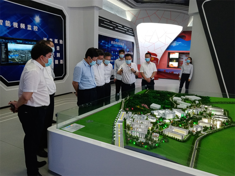 第十九届中央委员王建军调研汉中市“两院一中心”项目_fororder_微信图片_20220826111747