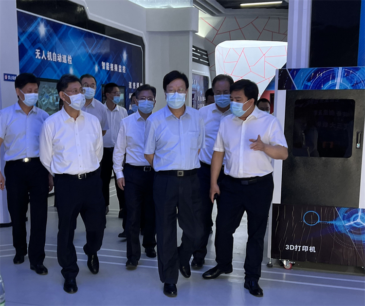 第十九届中央委员王建军调研汉中市“两院一中心”项目_fororder_微信图片_20220826111343