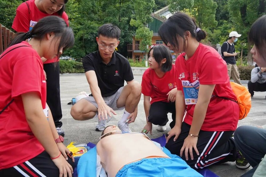 人人学急救 急救为人人 “红气球”挑战赛在贵州长顺神泉谷成功举办_fororder_6