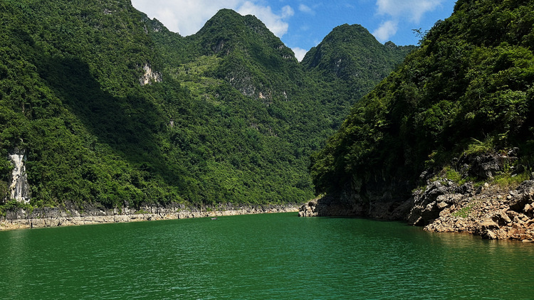 贵州兴义：“智慧码头” 破解万峰湖污染之困