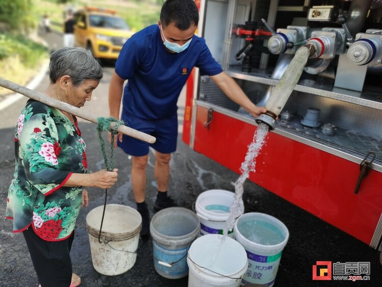 （转载）自贡沿滩区：干群同心迎“烤”验 众志成城渡难关