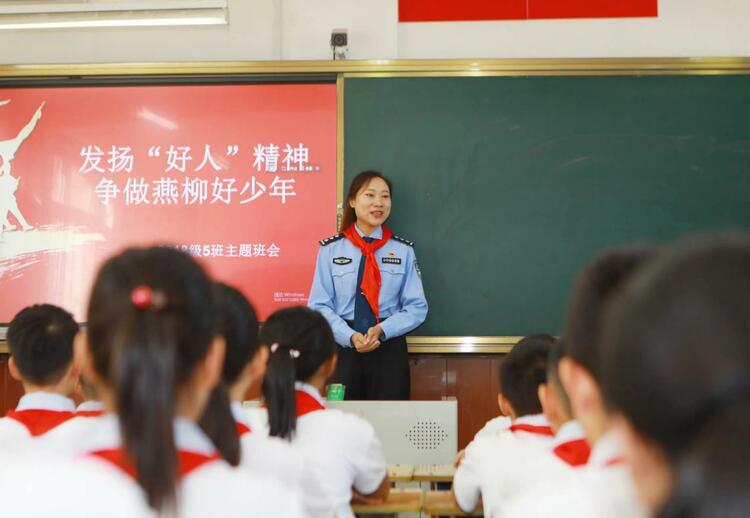 历下区迎来秋季开学典礼热潮 学校推出多种精彩活动