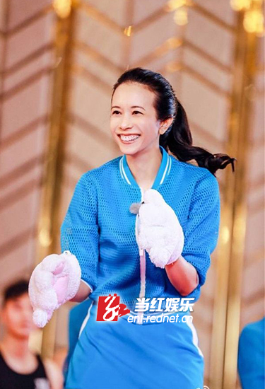 刘嘉玲首谈梁朝伟婚内生活：跟随他感觉很棒