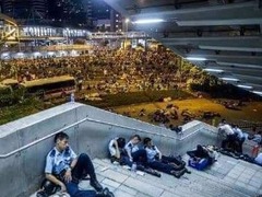 厌恶暴力 全民撑警：香港阿Sir，我哋撑你！