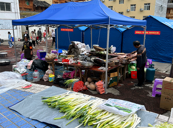 泸定地震特别报道 | 磨西震区安置点群众：有你们的守护 我们很安心_fororder_磨西震区安置点后勤保障处-供图-甘孜州公安局