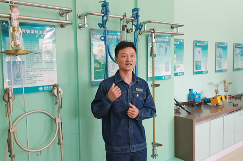 【中国梦·大国工匠篇】 “电力大工匠”周乐超：用知识武装自己 做输送光明的使者