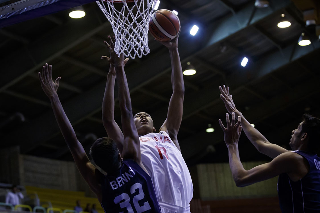 男篮混血中锋:中国籍北京腔 天赋获NBA关注
