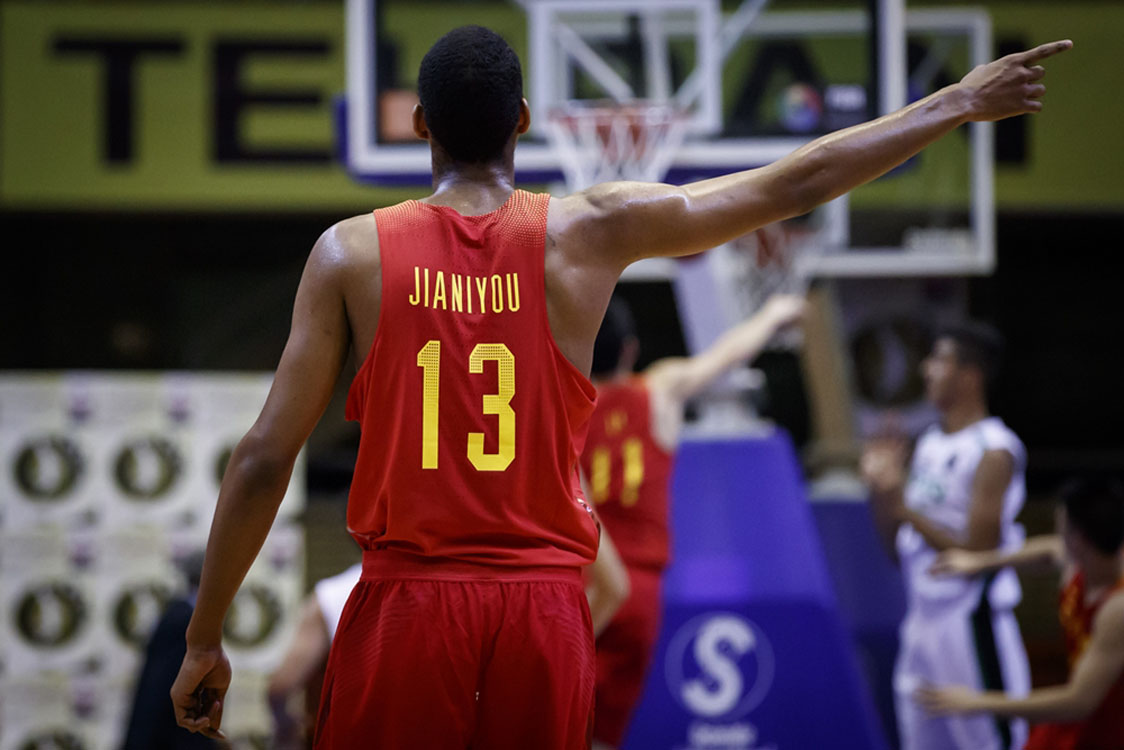 男篮混血中锋:中国籍北京腔 天赋获NBA关注