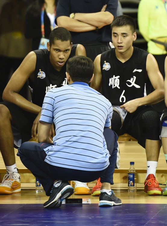 男篮混血中锋:中国籍北京腔 天赋获NBA关注