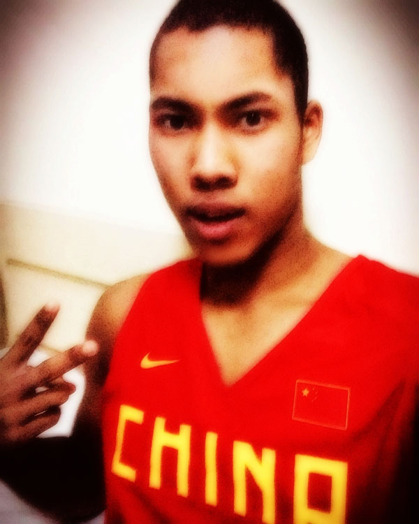 男篮混血中锋:中国籍北京腔 天赋获NBA关注