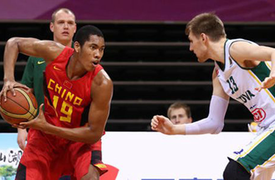 男篮混血中锋:中国籍北京腔 天赋获NBA关注
