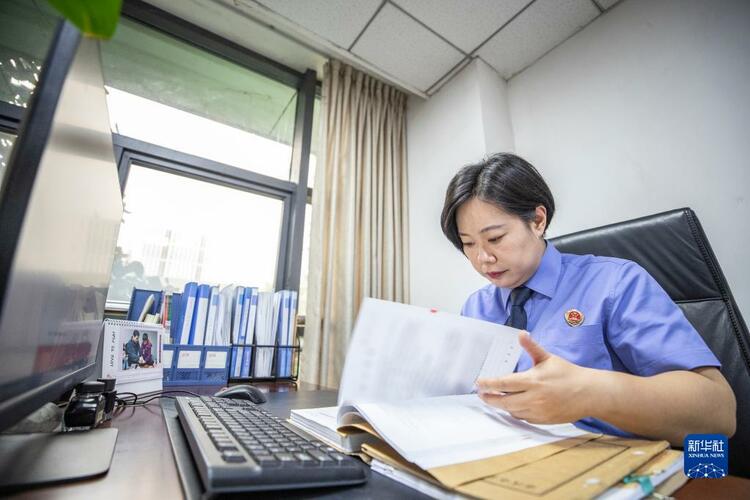 二十大代表风采丨梅玫：用心呵护未成年人健康成长