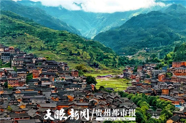 又到一年秋收季 黔东南西江千户苗寨“丰”景美如画_fororder_1
