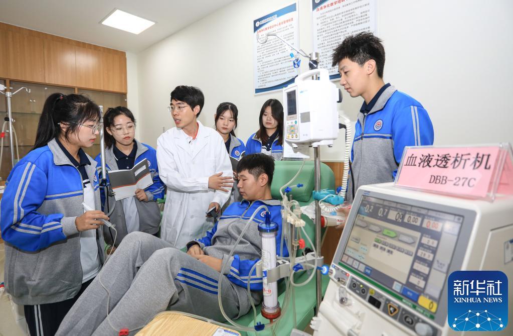 山东威海：“订单”式育才 对接供需促就业