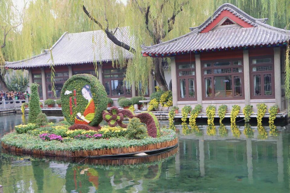 美景山东｜趵突泉：云雾润蒸华不注，波涛声震大明湖
