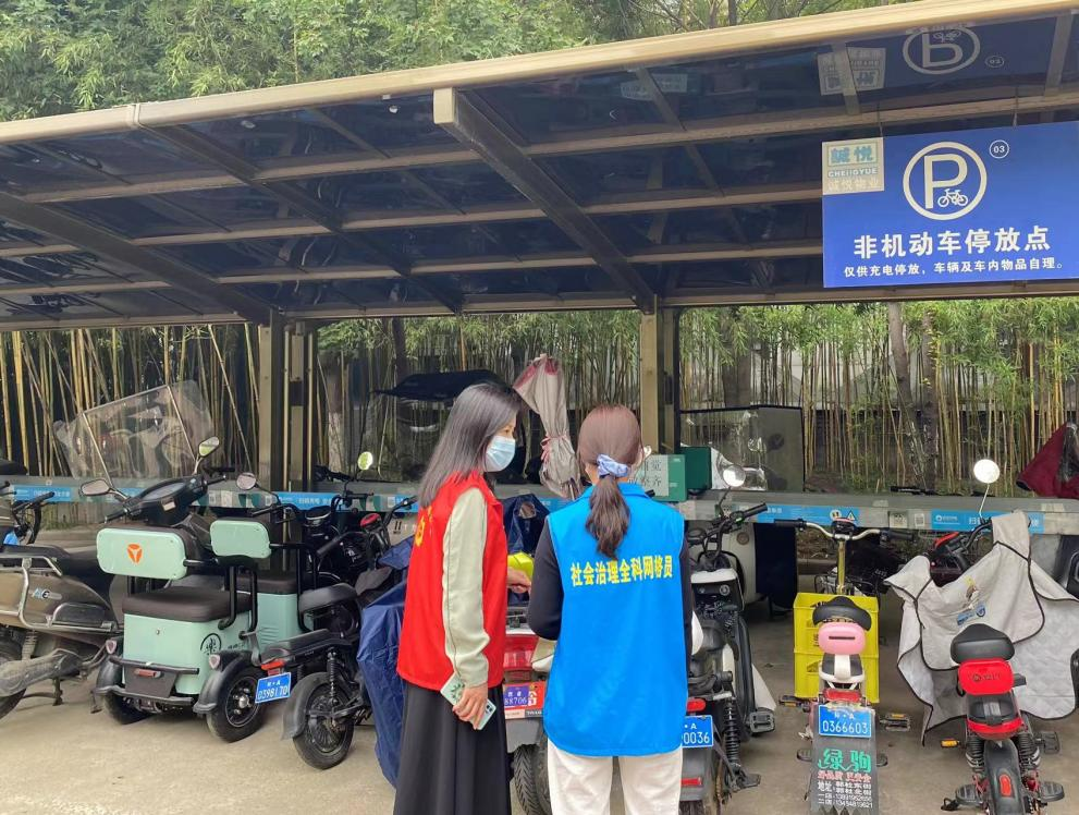 “全科网格员”牛阿妮的一天