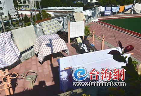 【时评  列表】【滚动新闻】换个角度打量公共场所“晾衣场”