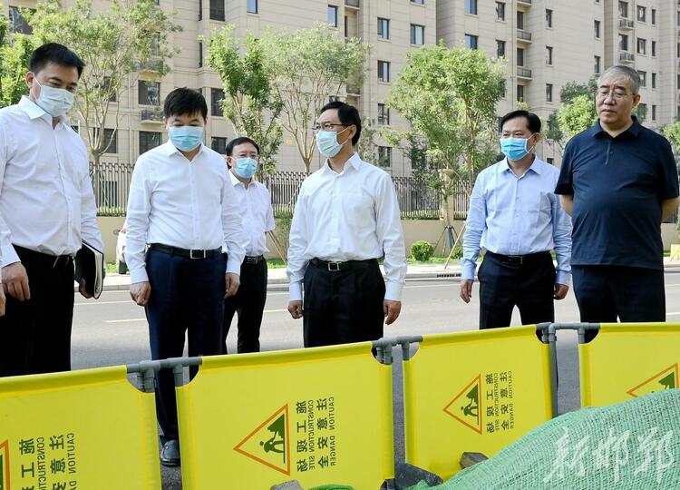 邯郸市委书记张维亮在主城区暗访检查安全生产、城市管理和大气污染防治工作