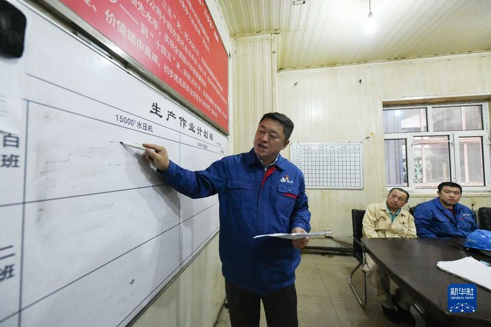 二十大代表风采丨刘伯鸣：打铁人，更是“铁打的”人