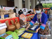 广西南宁：民族文化展示迎国庆