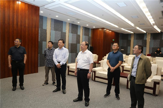 江苏省档案馆馆长陈向阳调研指导连云港红色档案开发教育工作_fororder_图片1_副本