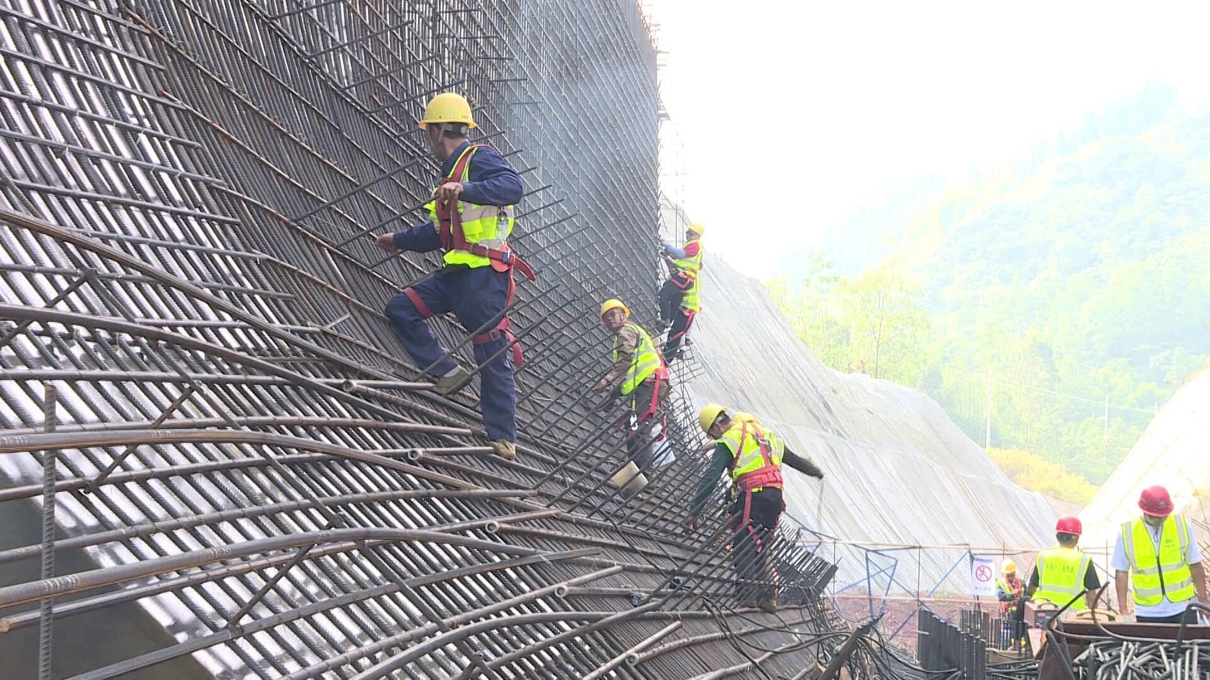（转载）决战四季度 大干一百天丨冲刺全年400亿元投资目标 四川水利建设再掀大干热潮