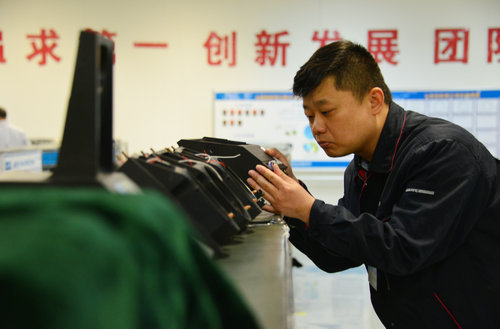 【中国梦·大国工匠篇】“航二代”王鹏：20多年匠心坚守 演绎报国情怀与担当