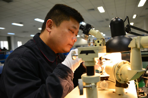 【中国梦·大国工匠篇】“航二代”王鹏：20多年匠心坚守 演绎报国情怀与担当