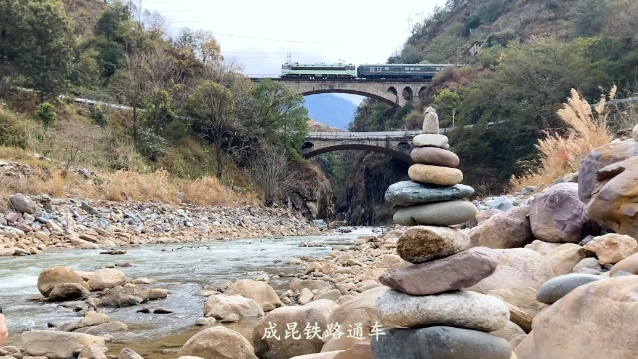 这趟开行52年的火车，从未涨价