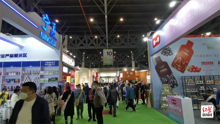 寻商机、忙洽谈 106届糖酒会客商粘度更高了