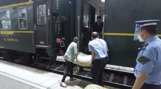 这趟开行52年的火车，从未涨价