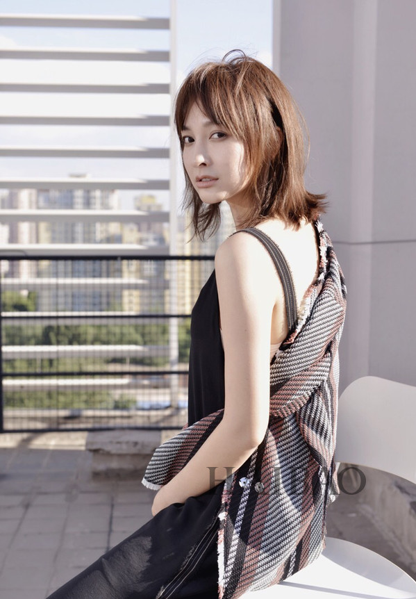 小跟班吴昕摆脱学生气，默默美出新天际