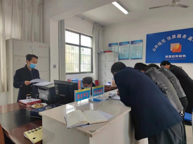 宝鸡凤翔区：140名党员干部下沉一线  织密疫情防控安全网_fororder_宝鸡2_副本