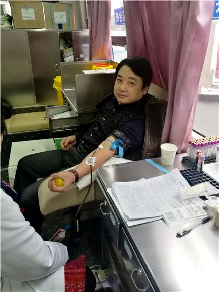 【区县联动】【大足】大足区医护人员带头无偿献血缓解“血荒”【区县联动 列表】大足区医护人员带头无偿献血