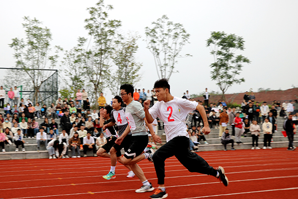 宜宾市一曼中学校举办第五十届田径运动会_fororder_百米冲刺-摄影-陈国峰