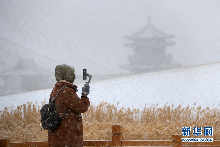 【轮播图】雪落鸣沙山月牙泉_fororder_5