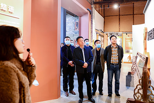 自贡市政协副主席陈刚调研贡井区政协工作_fororder_1调研现场