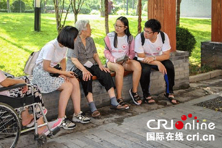 荡荡乎八川分流，江河尽在胸怀中