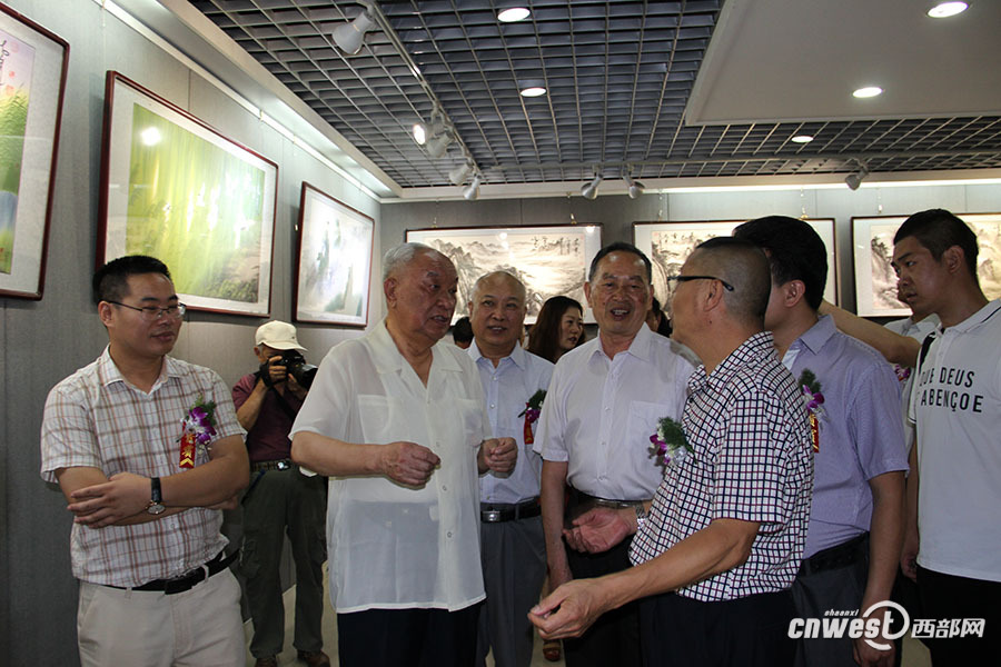 【文化  显示图在稿件最下方】耳金华《水墨丹青》全国巡回画展首展在西安举行