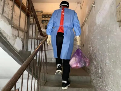 捧着一颗心来 不带半根草去——一个山西小伙驰援郑州的疫情防控志愿服务之旅