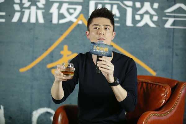霍建华婚后亮相 深夜走心慨叹做人越来越难