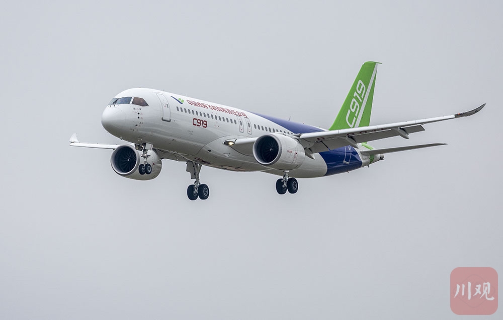 （转载）组图 | 国产大飞机C919首飞成都_fororder_NEWS_B7E8C3871A931477D78CC4B5C62A323F.JPG